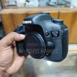Canon EOS 7D DSLR Camera (Body Only)
