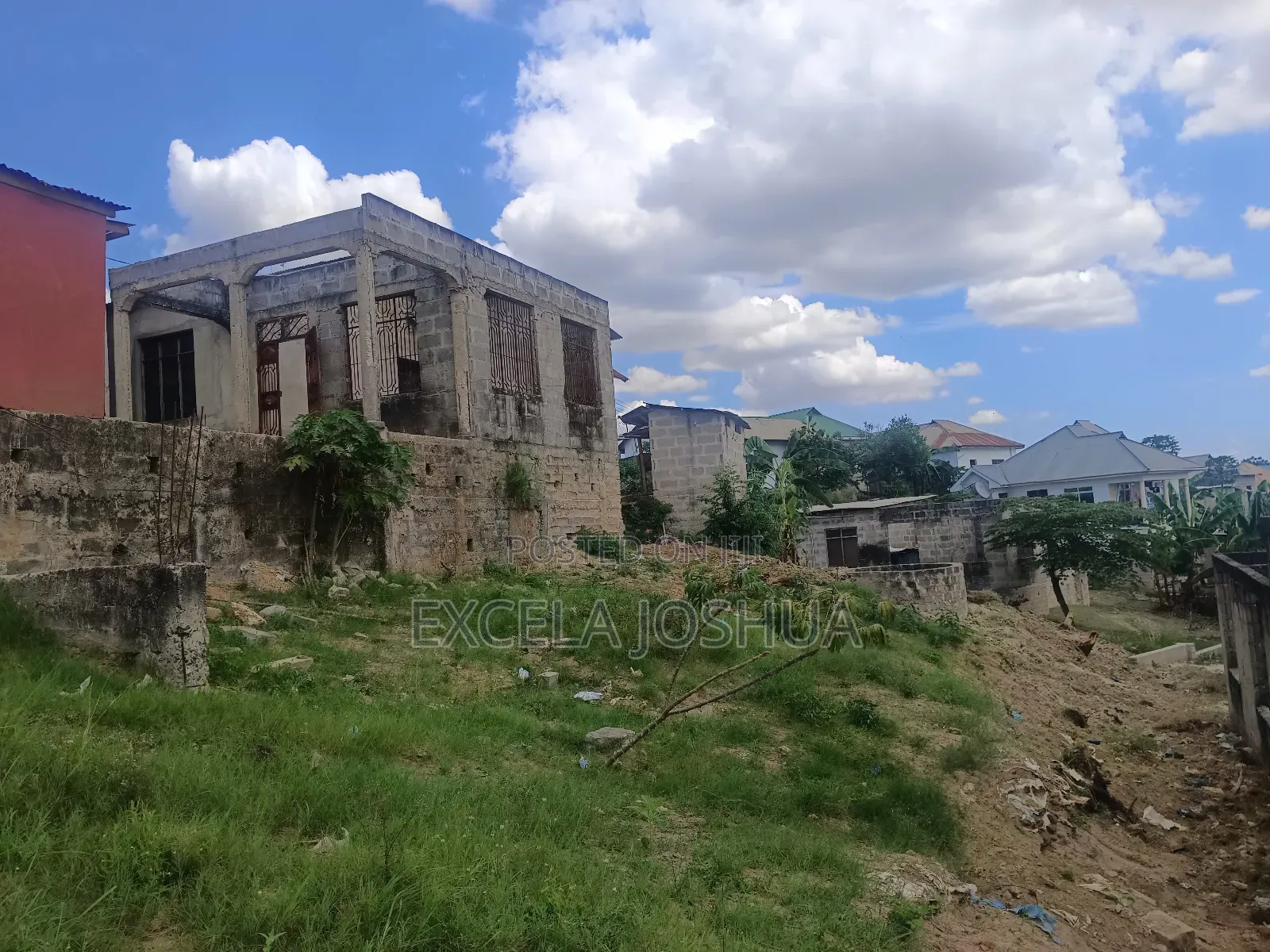 Kiwanja CHA SQM 1000 Kinauzwa Goba Njia Panda Ya Tegeta A