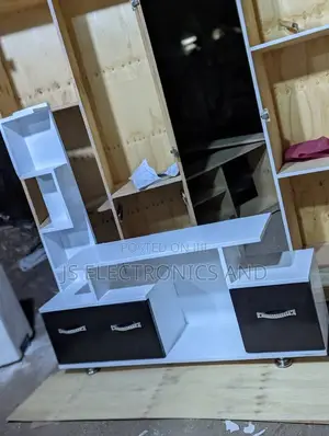 Show Case Kali Kabisa Kwa Bei Nafuu Unapata