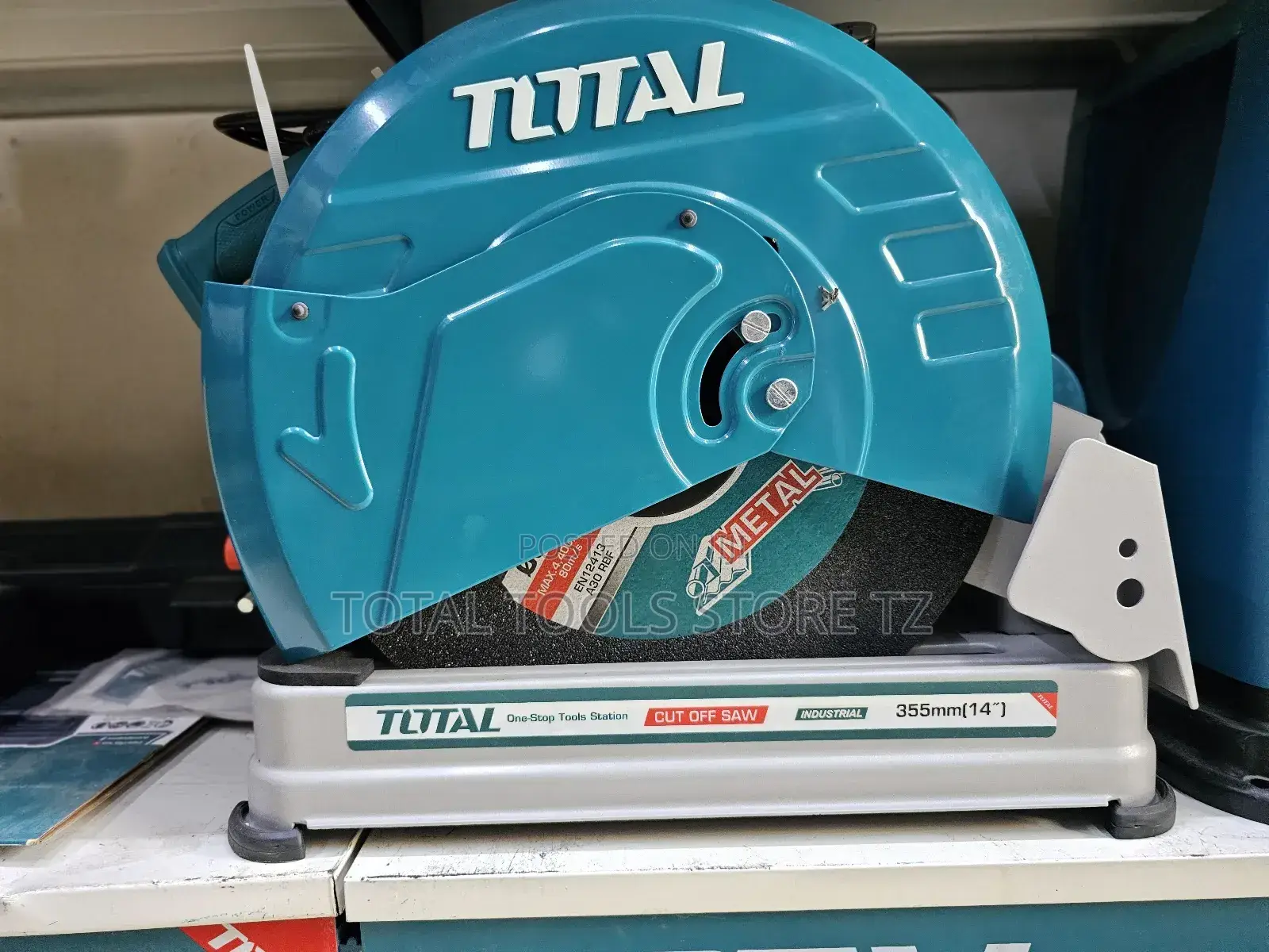 Total Cut Off Saw 2400w