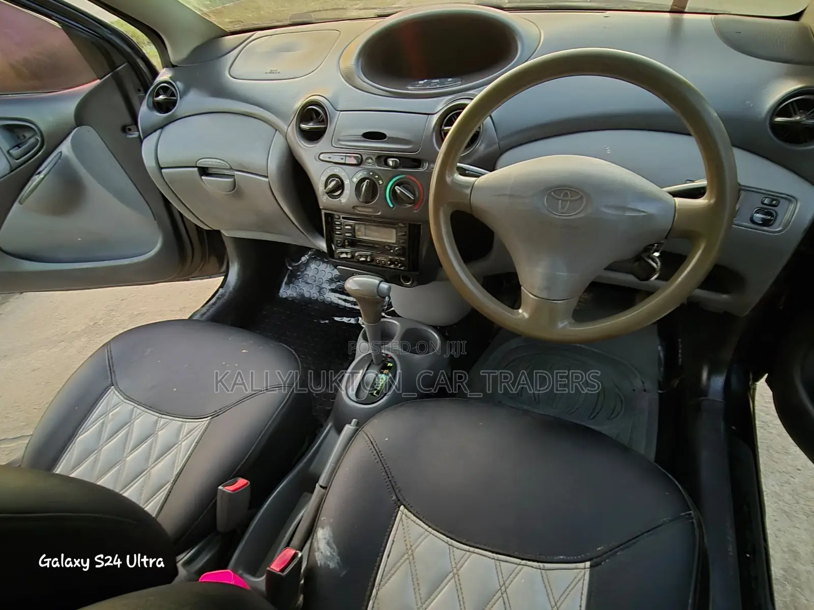 Toyota Vitz 2004 Black