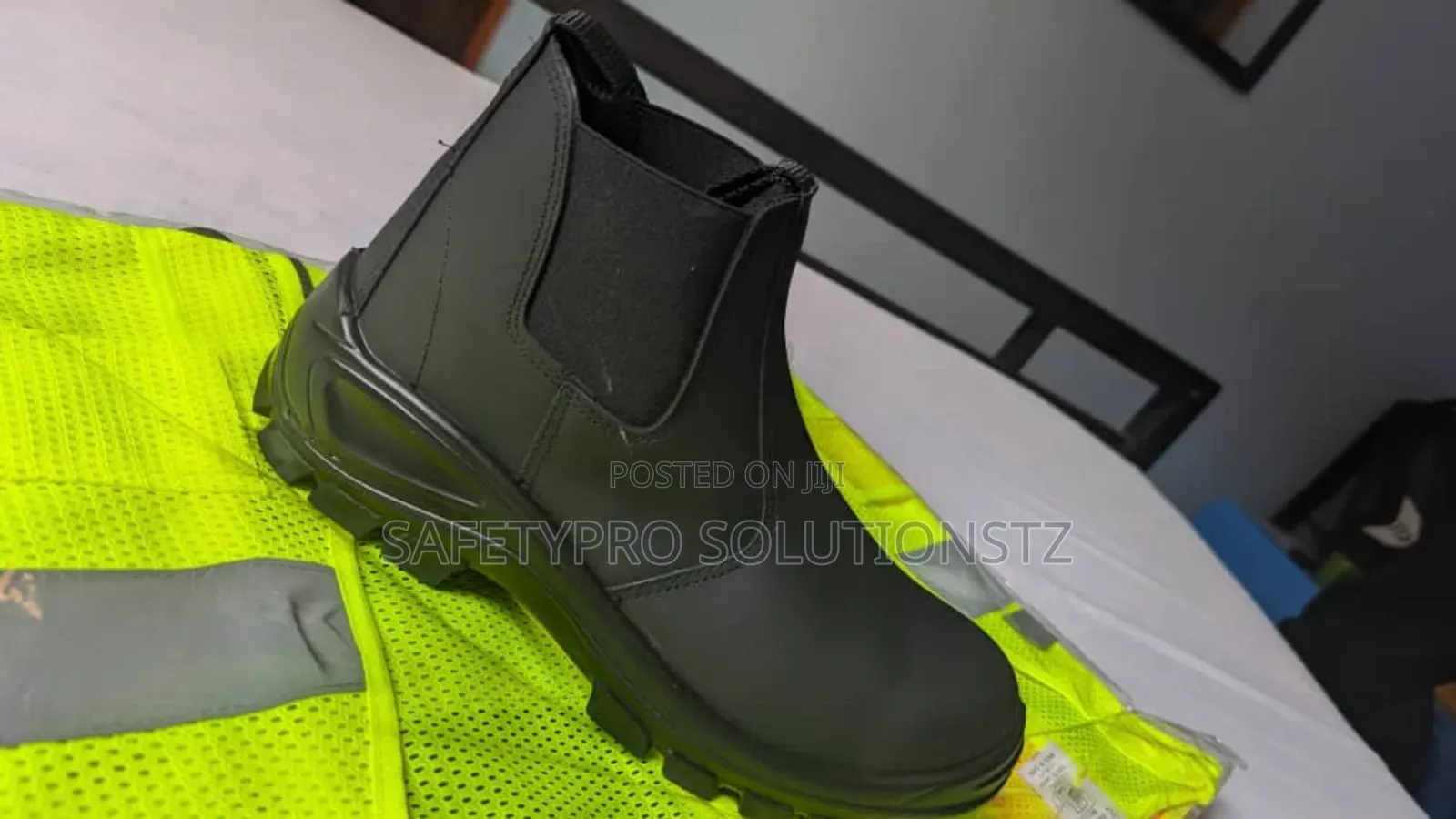 Bova Chelsea Safety Boots (Black)