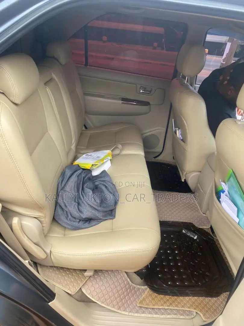 Toyota Fortuner 2007 Gray