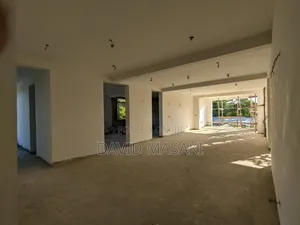 9bdrm House in Oysterbay for rent