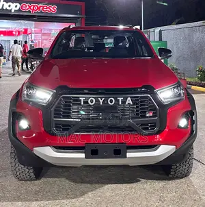 New Toyota Hilux 2024 Red