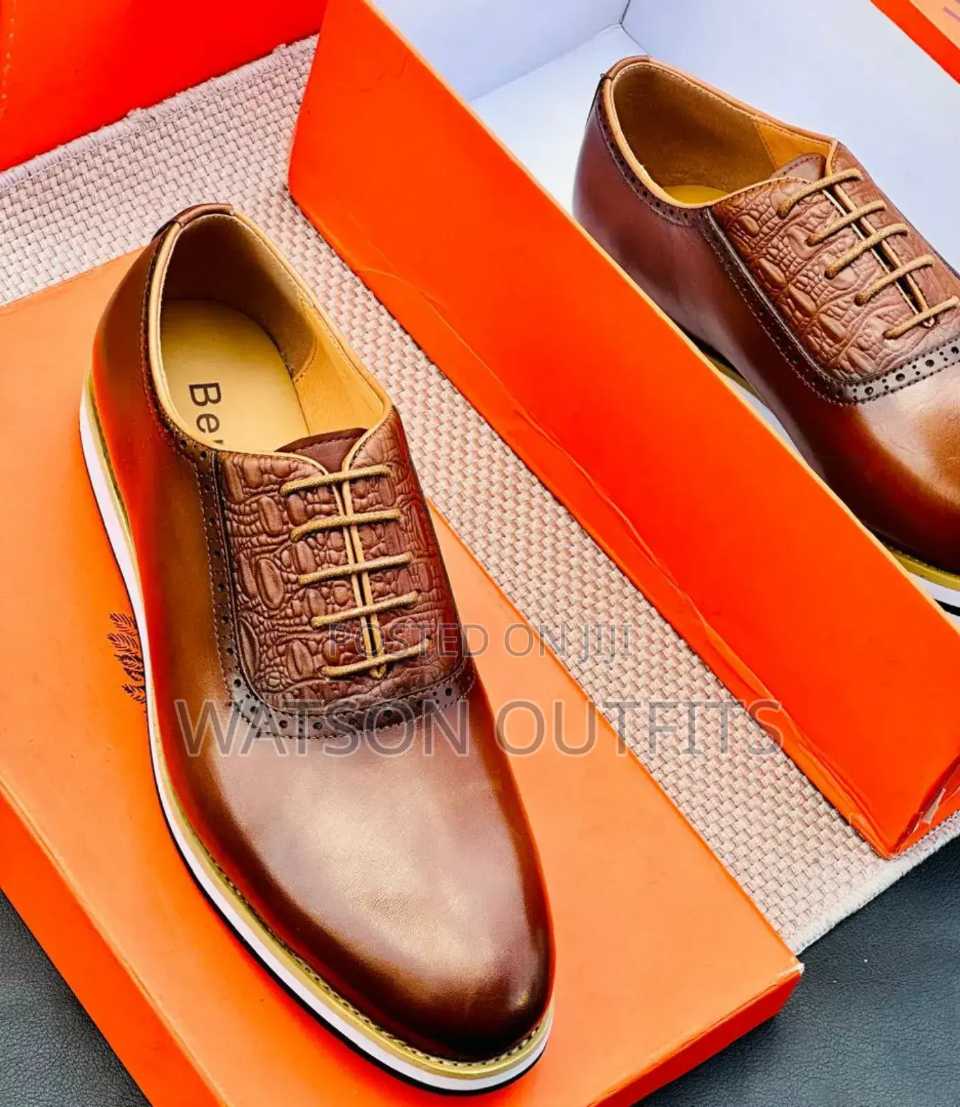 Viatu Vya Ngozi Vya Berluti Na Clarks