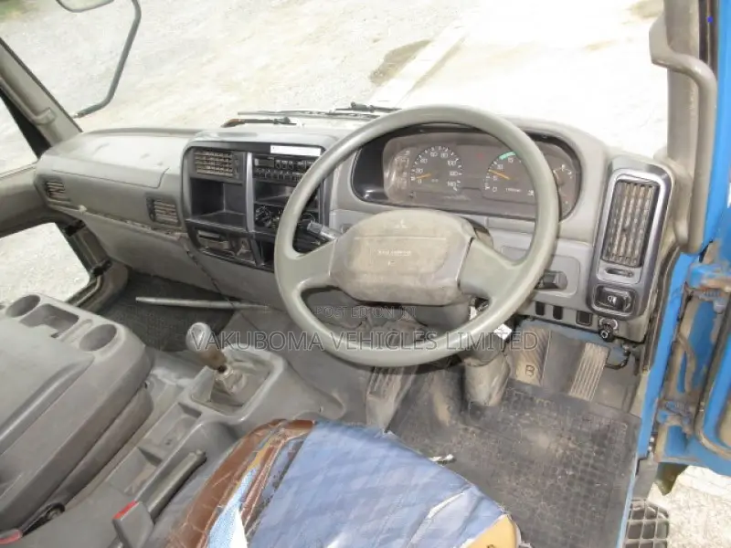 Mitsubishi Fighter Truck