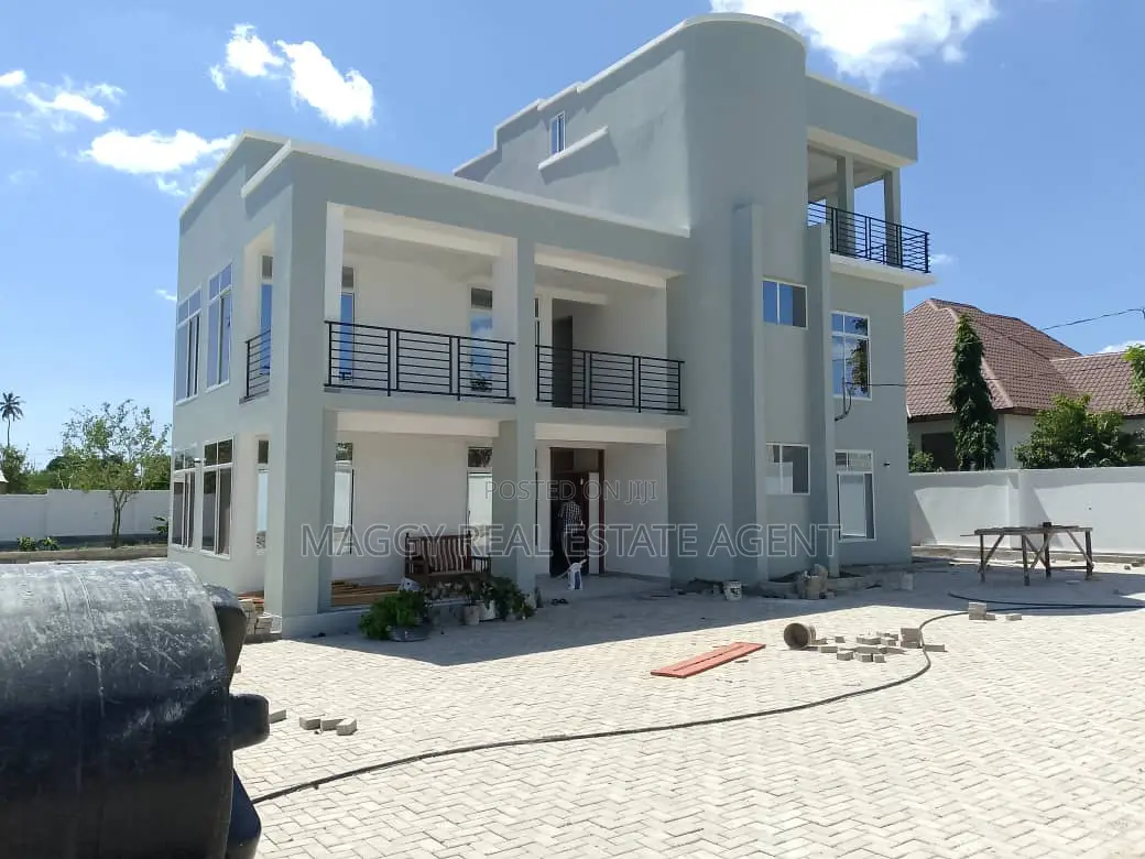 3bdrm Apartment in Mabwe Pande, Bunju for rent