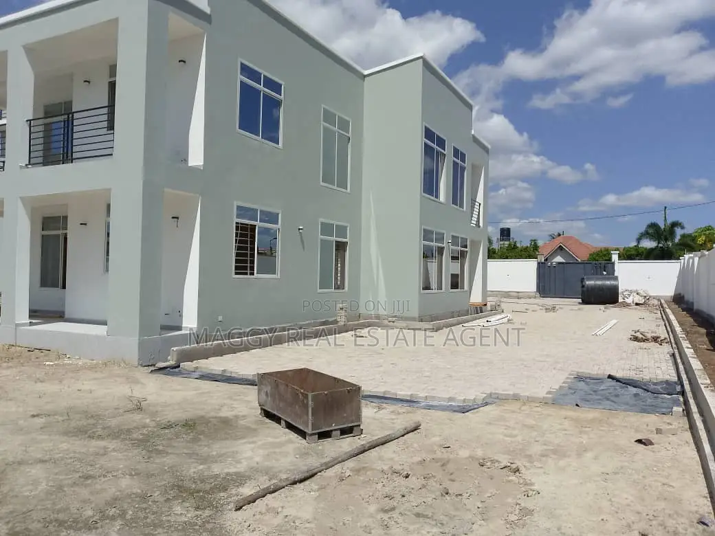 3bdrm Apartment in Mabwe Pande, Bunju for rent