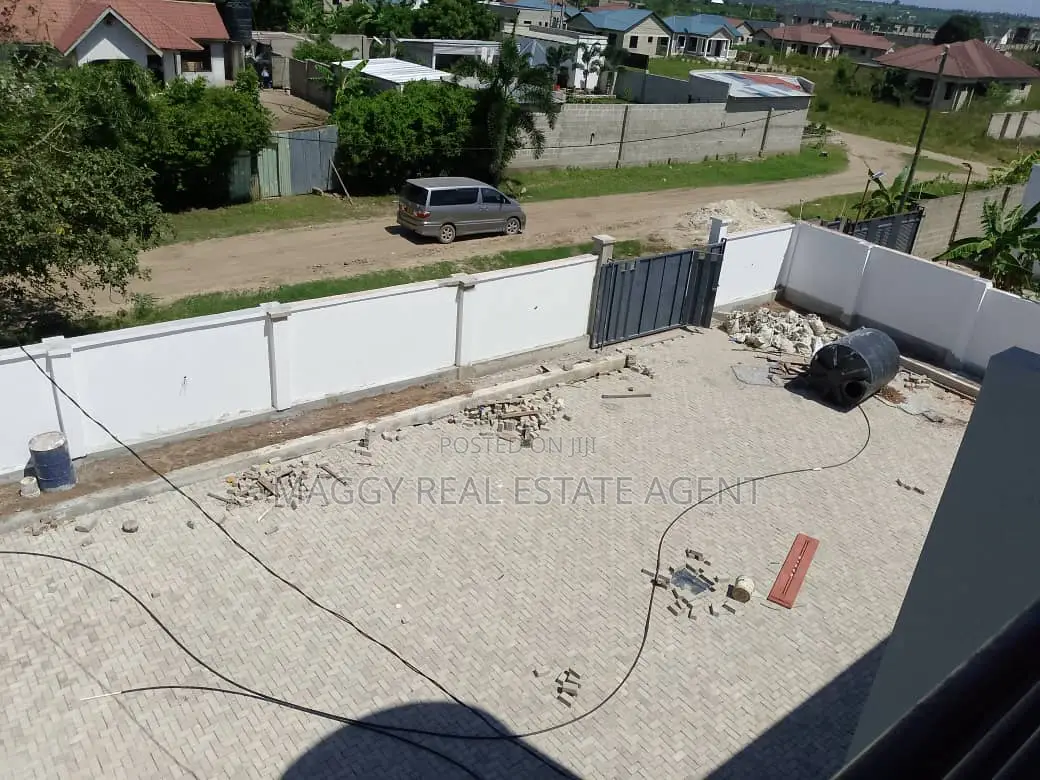 3bdrm Apartment in Mabwe Pande, Bunju for rent
