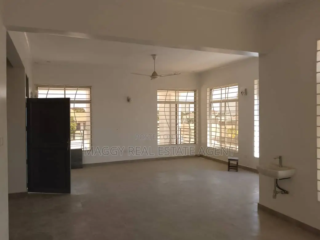 3bdrm Apartment in Mabwe Pande, Bunju for rent