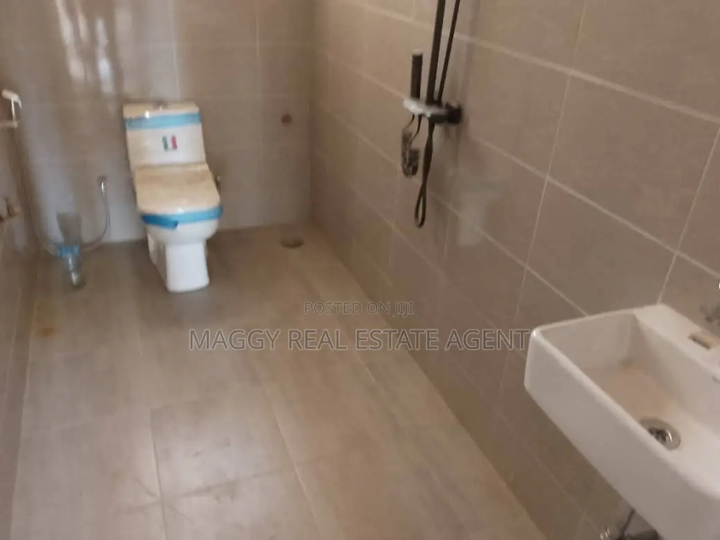 3bdrm Apartment in Mabwe Pande, Bunju for rent