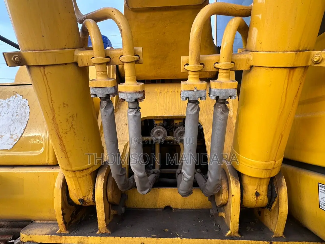Komatsu Pc220 8mo Excavator