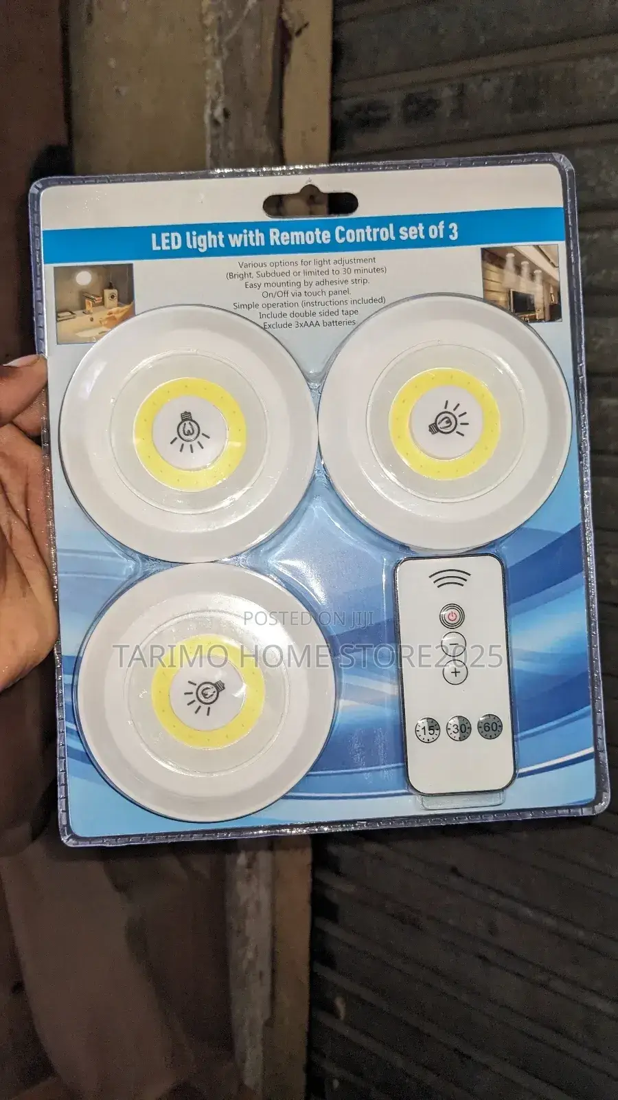 Taa Za KUWEKA Kwenye Kabata Ziko Tatu Ni WHITE  ZOTE
