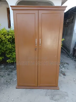 Kabati La Nguo Mbao