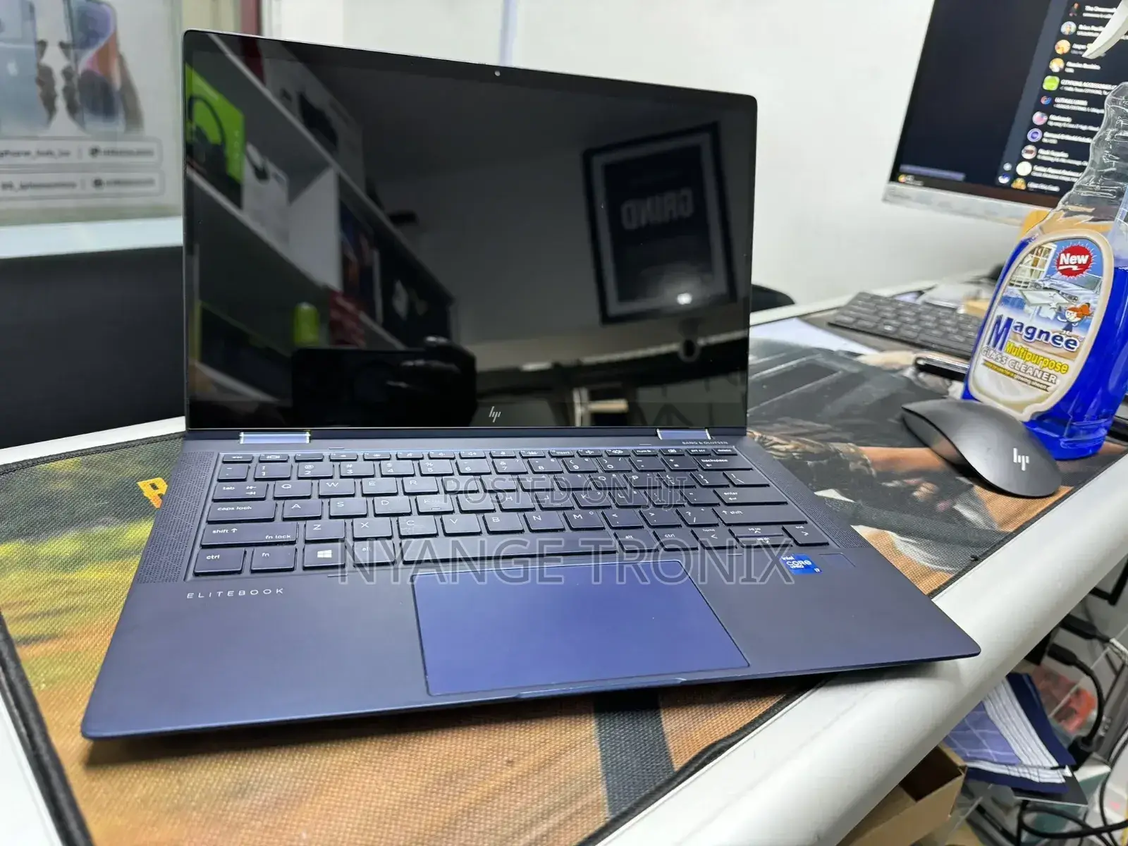 Laptop HP Dragonfly G3 16GB Intel Core I5 SSD 512GB