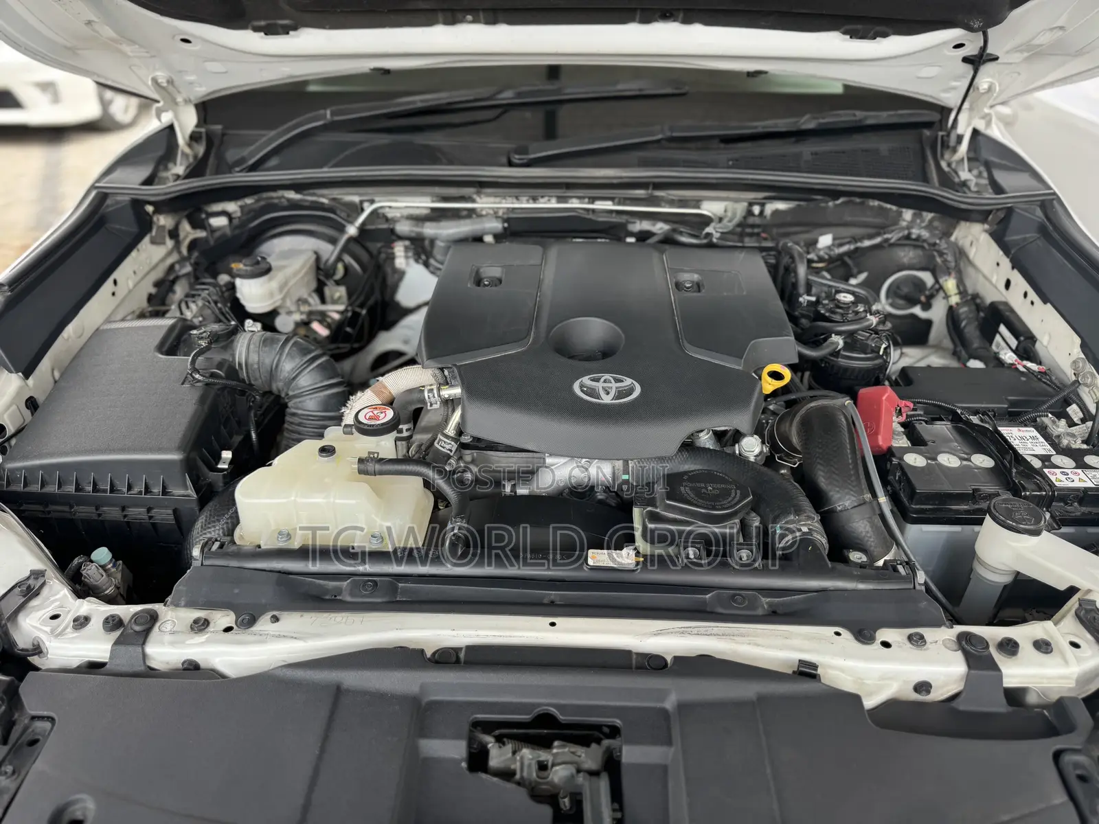 Toyota Hilux 2.8 Diesel 2020 White