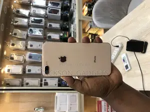 Apple iPhone 8 Plus 64 GB Gold
