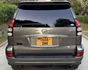 Toyota Land Cruiser Prado 2004 Brown