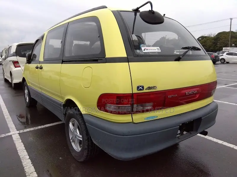 Toyota Estima 1992 Yellow