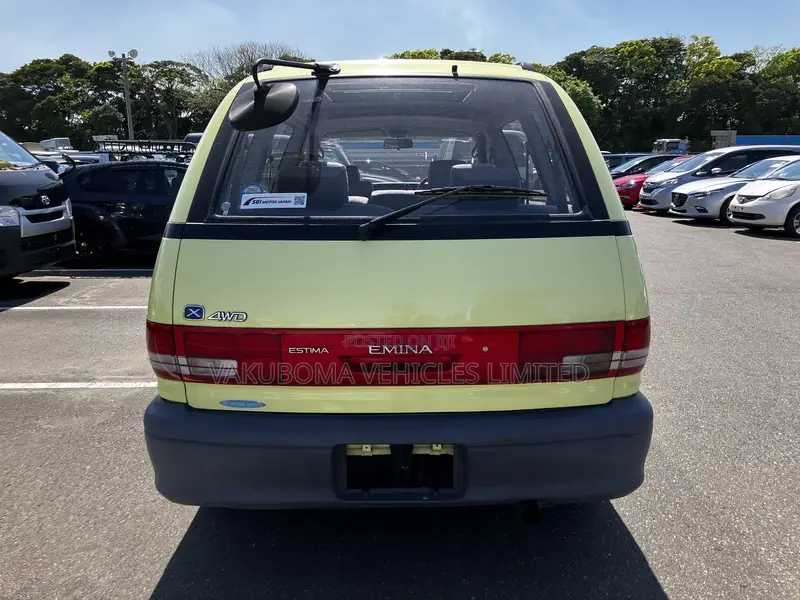 Toyota Estima 1992 Yellow
