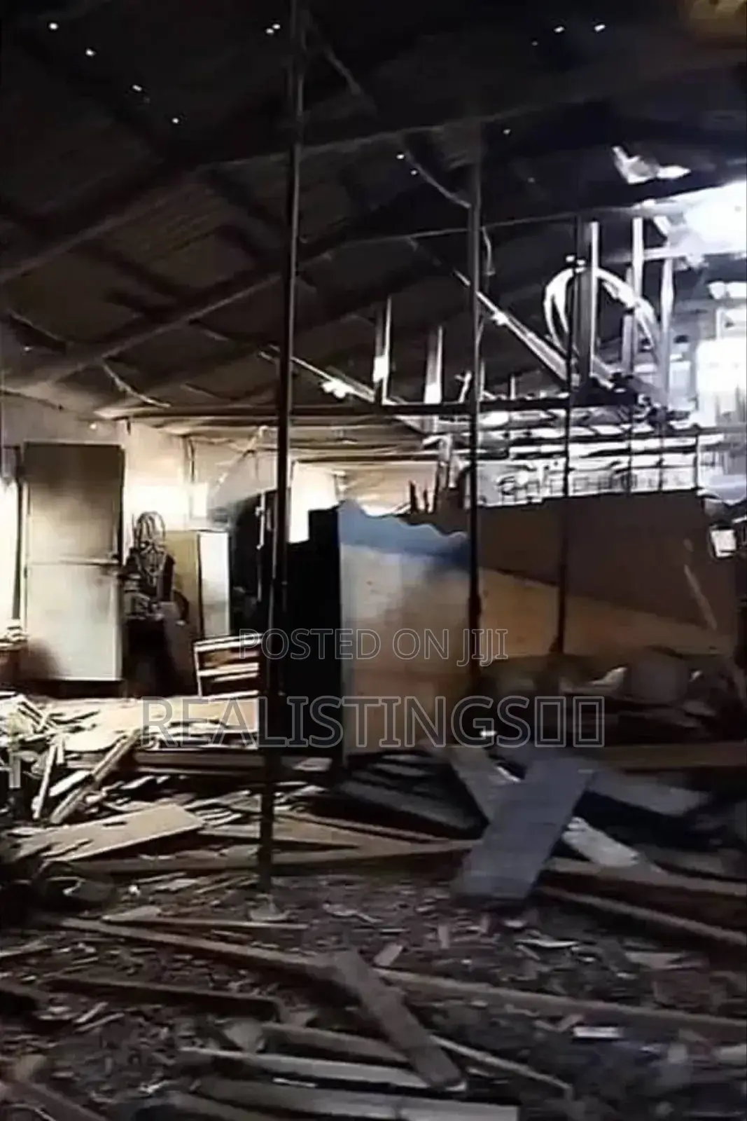 Chang'ombe: 500 SQM Workshop / Warehouse for Sale - Dar