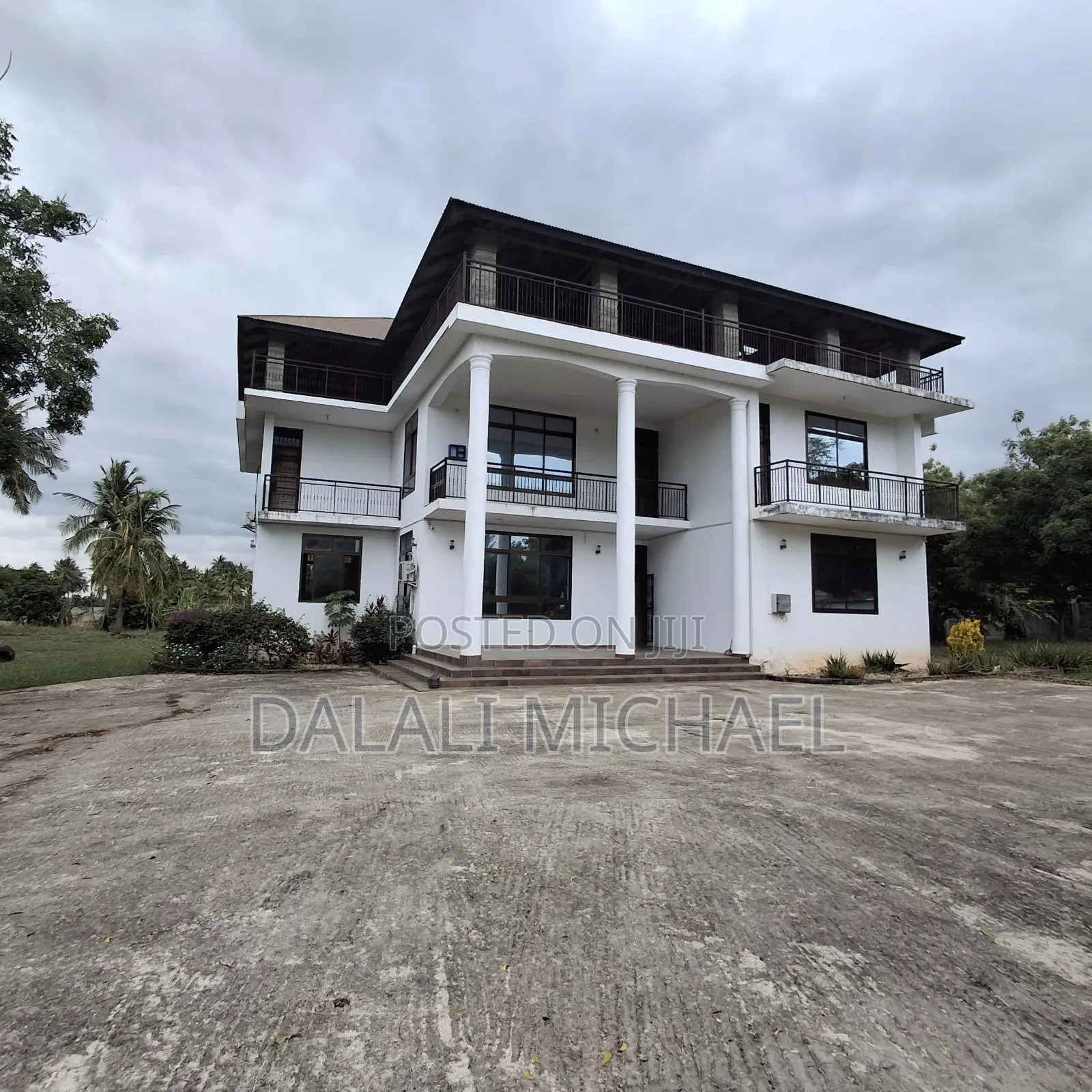 5bdrm Mansion in Kigamboni for sale