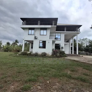 5bdrm Mansion in Kigamboni for sale