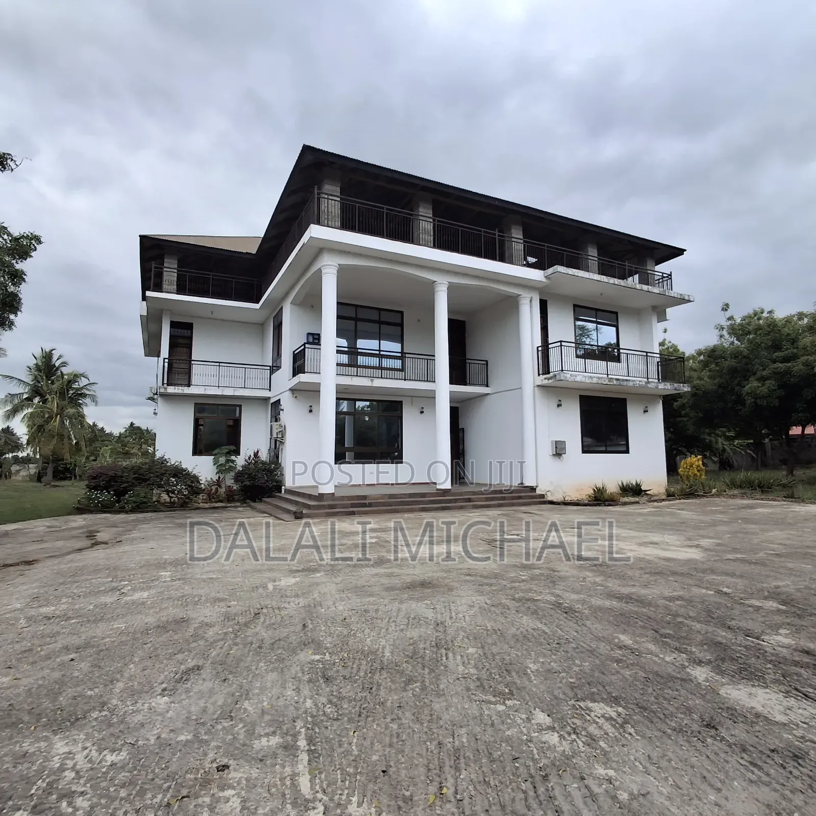 5bdrm Mansion in Kigamboni for sale