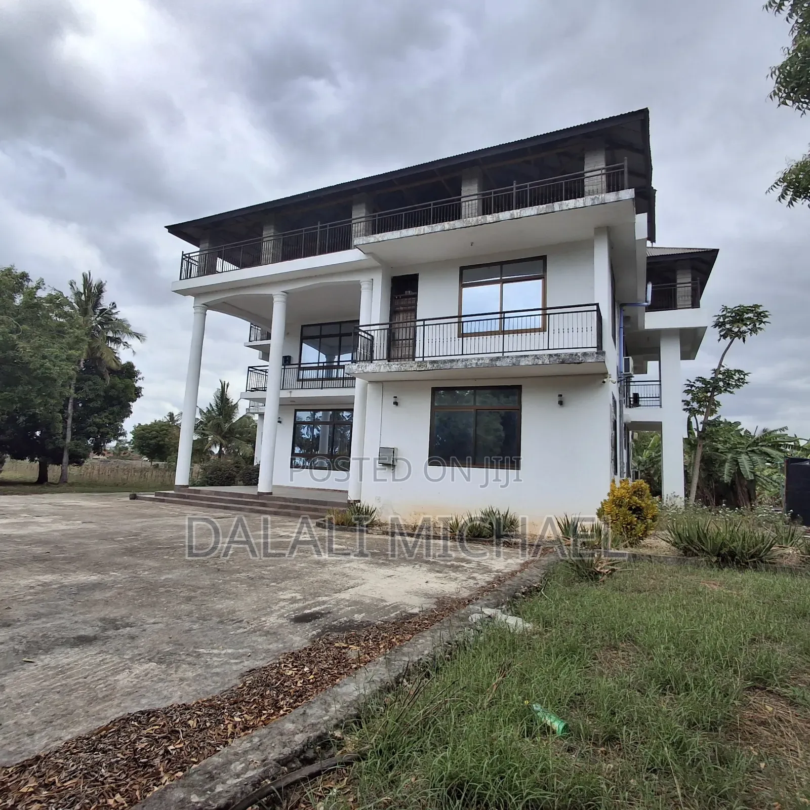 5bdrm Mansion in Kigamboni for sale