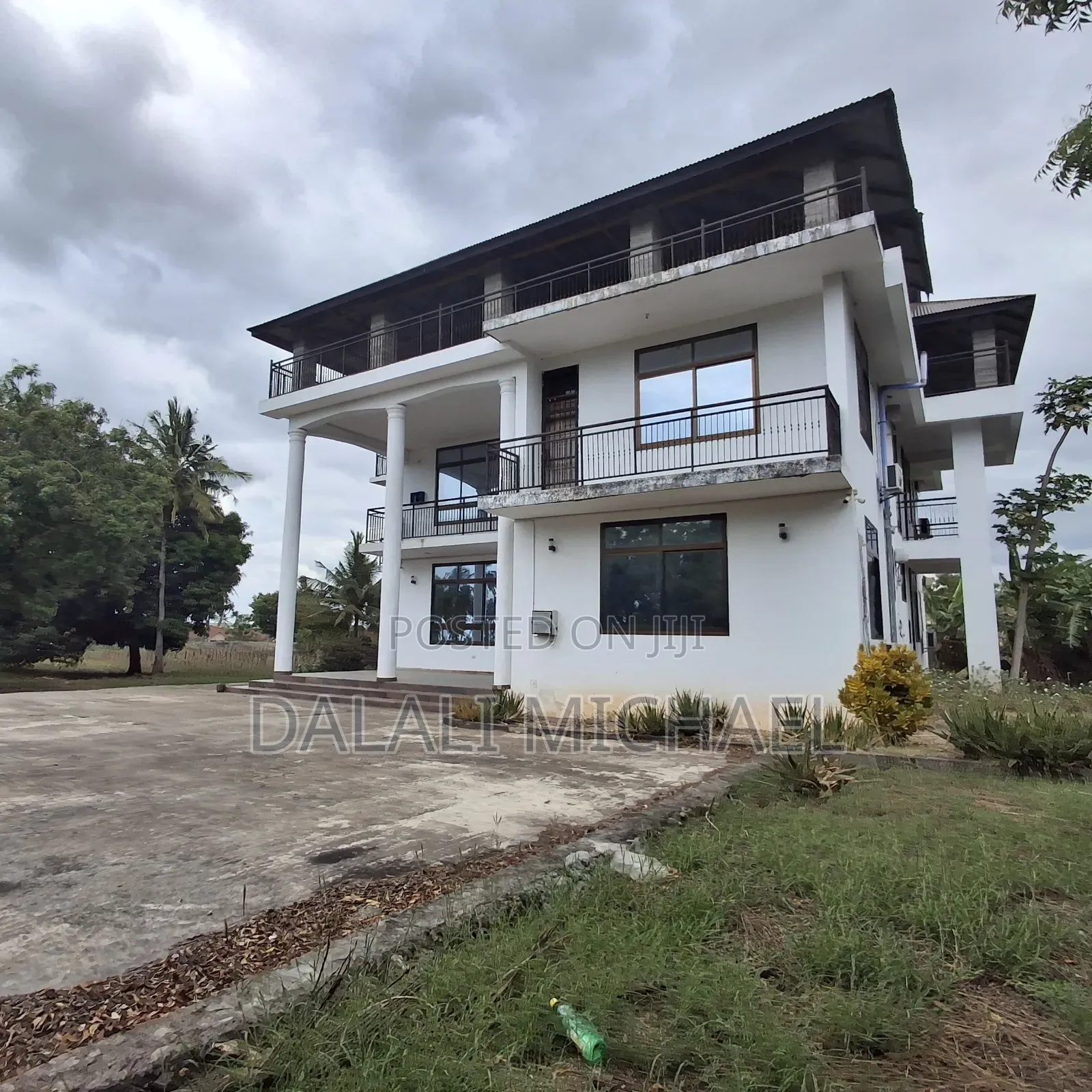 5bdrm Mansion in Kigamboni for sale