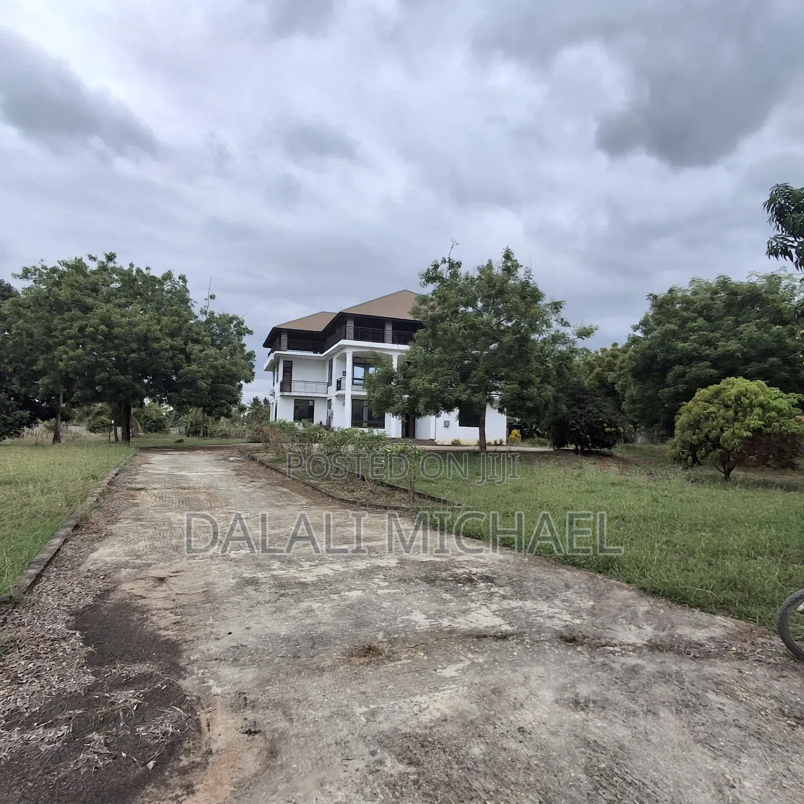 5bdrm Mansion in Kigamboni for sale