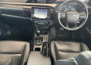 Toyota Hilux 2020 White