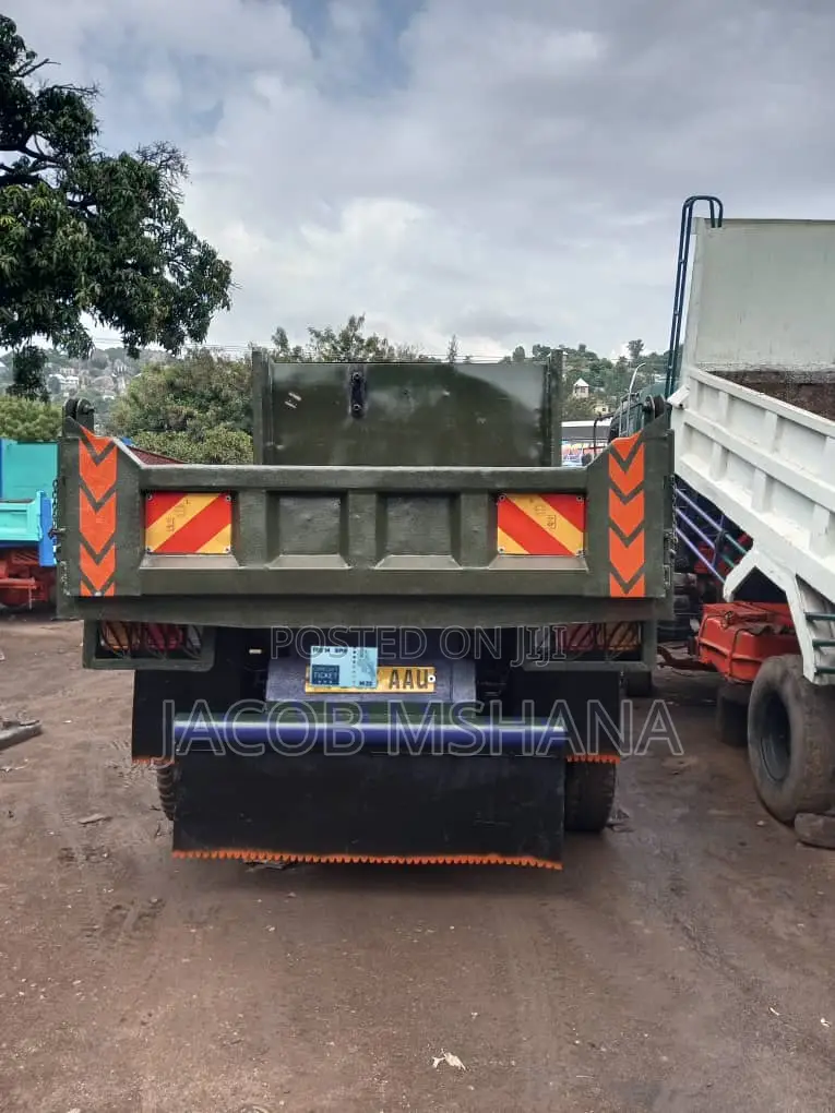 Fuso Tipa Engine 17