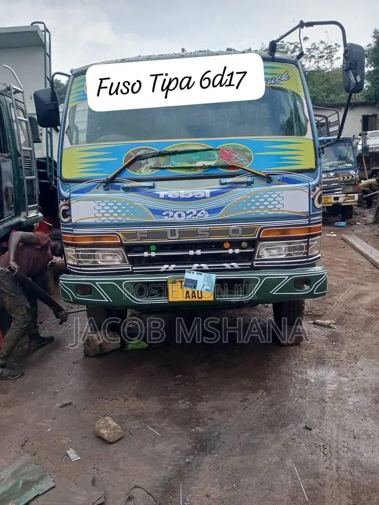 Fuso Tipa Engine 17