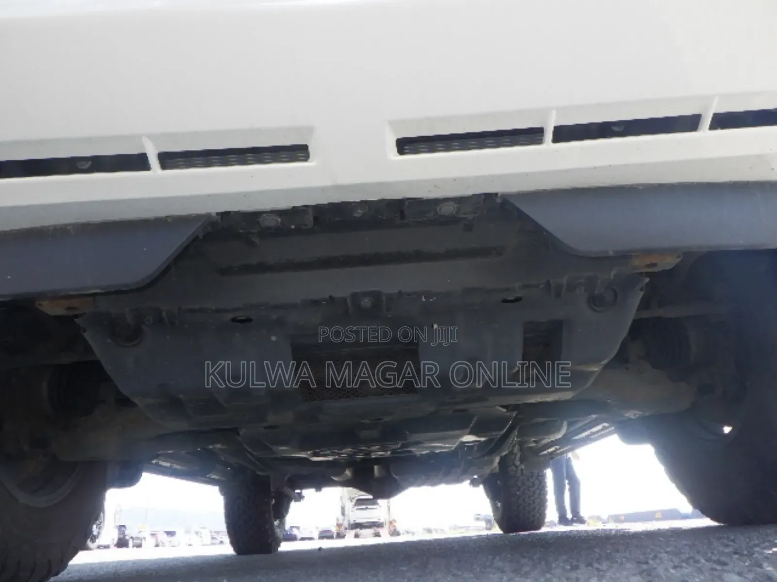Toyota Land Cruiser 1999 White