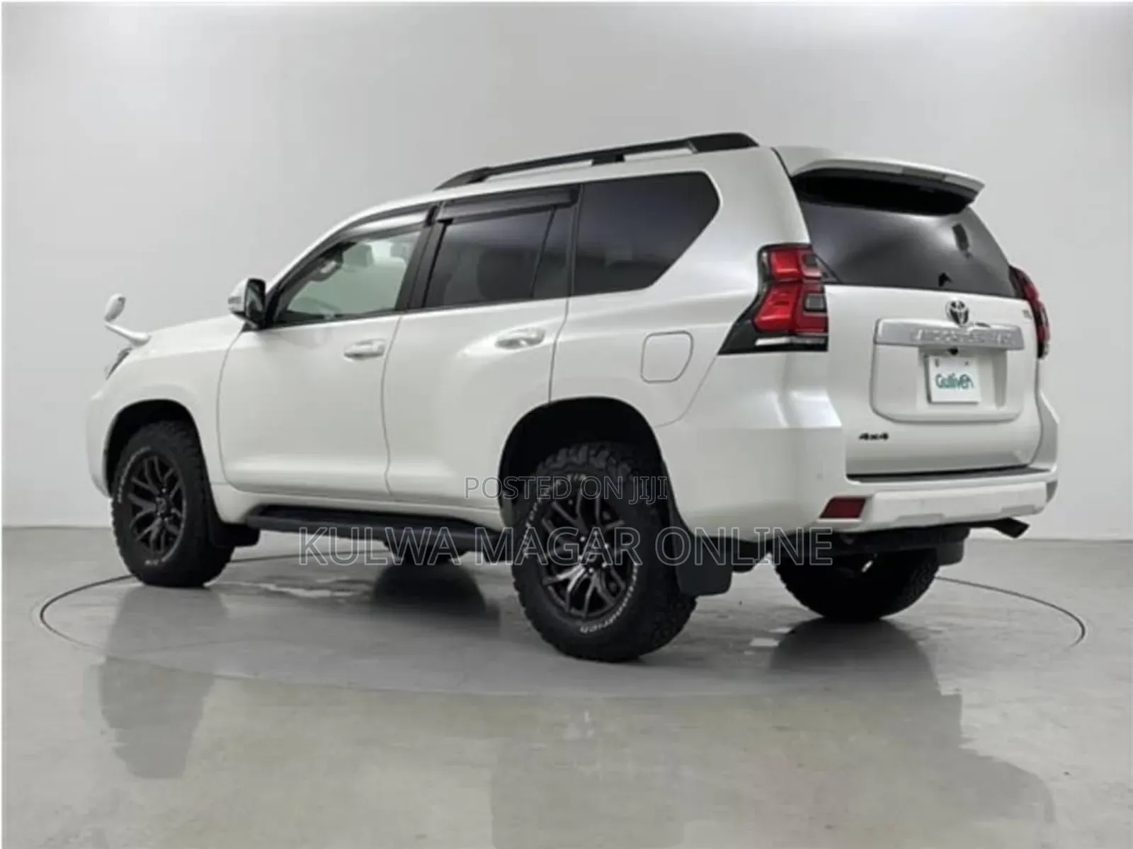 Toyota Land Cruiser 1999 White