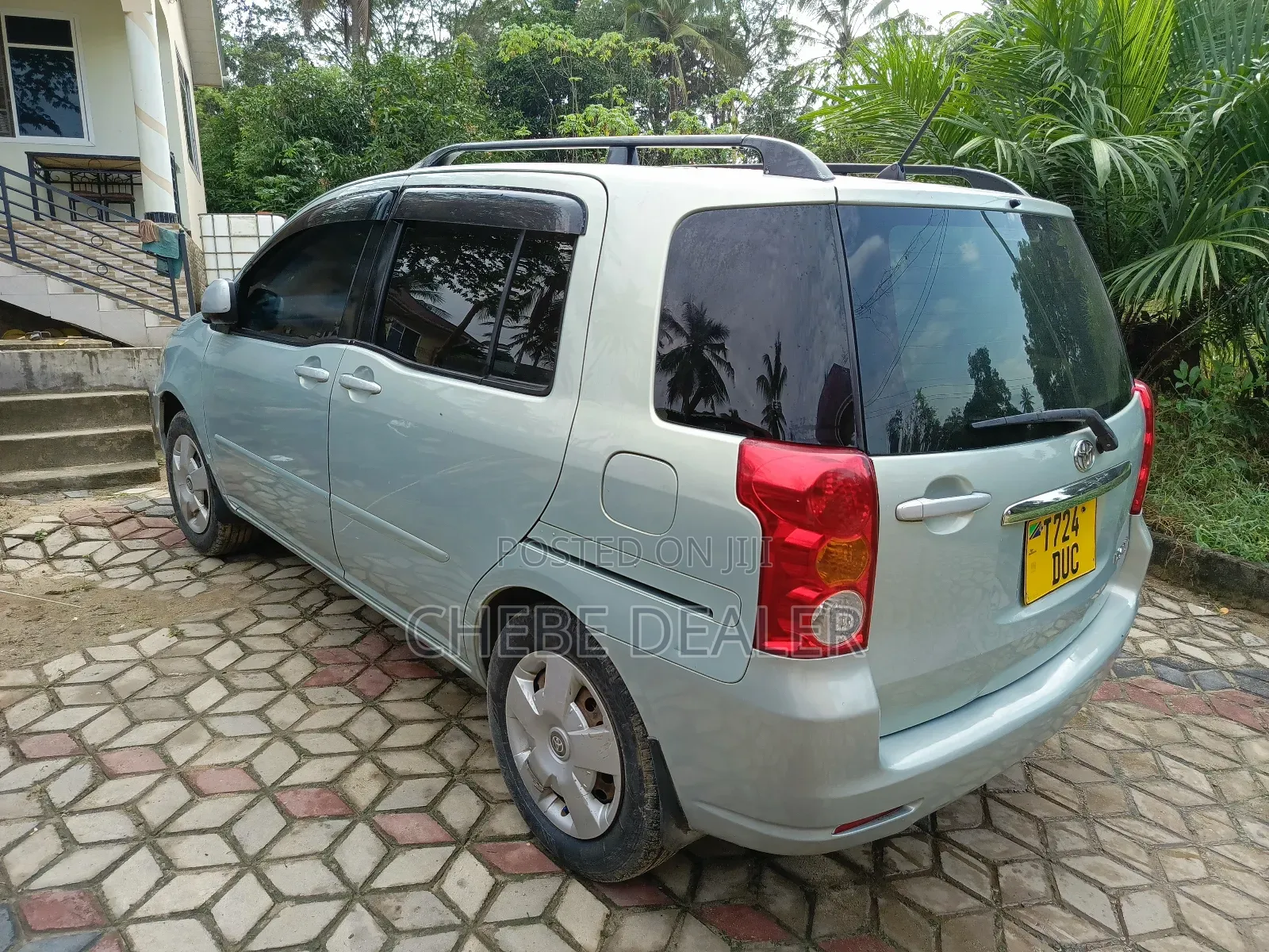 Toyota Raum 2004 Green