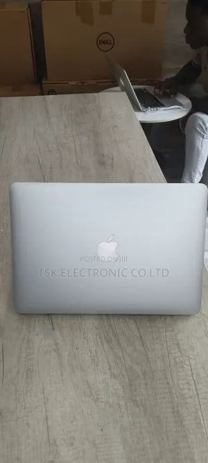 Laptop Apple MacBook Pro 2015 16GB Intel Core I5 SSD 512GB