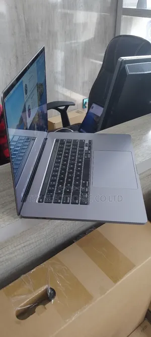 Laptop Apple MacBook 2019 32GB Intel Core I7 SSD 1T