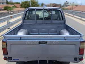 Toyota Hilux 1999 Gray