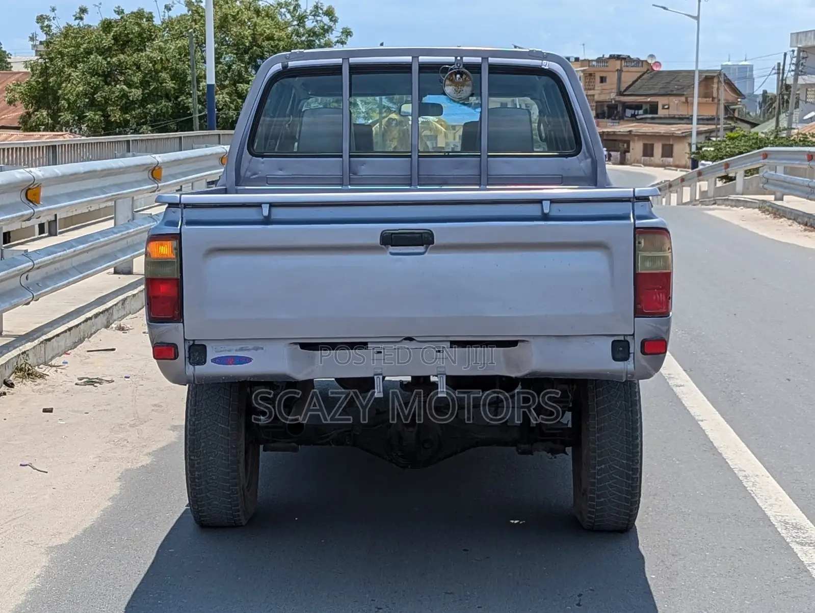 Toyota Hilux 1999 Gray