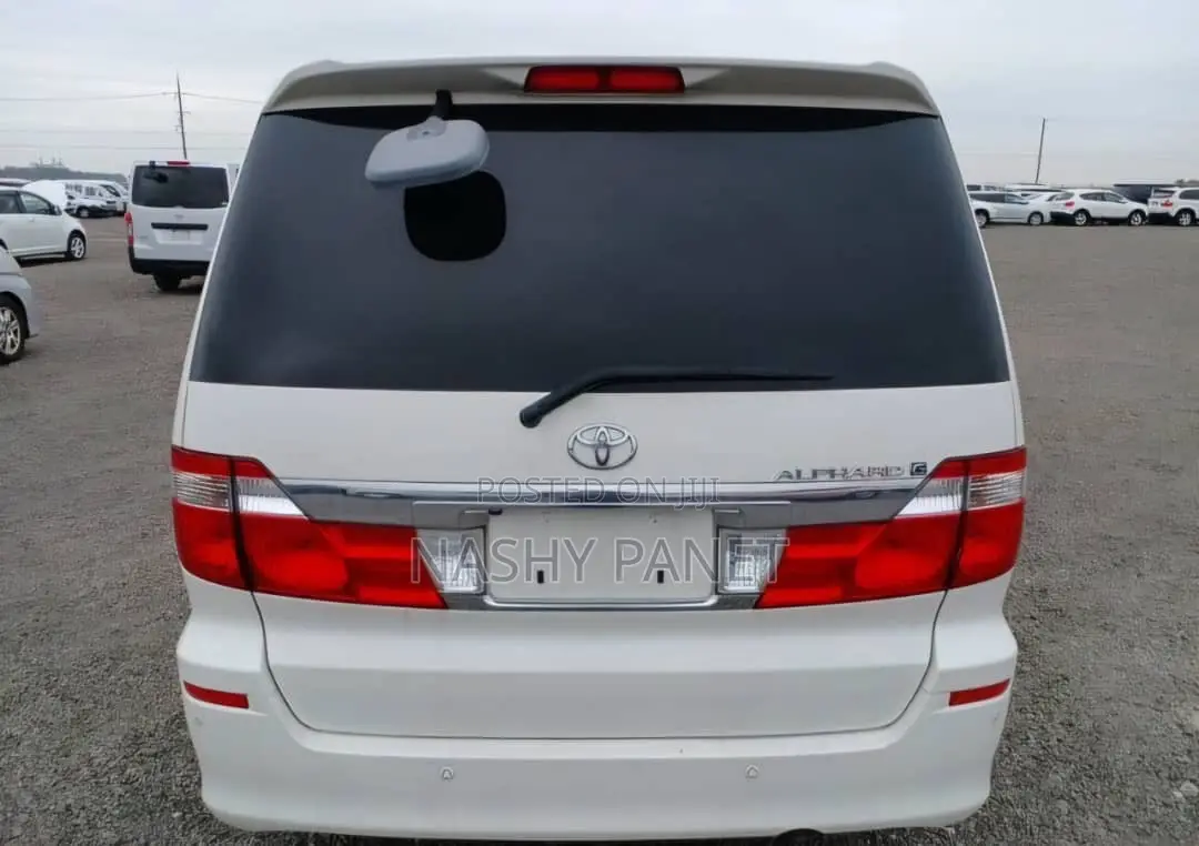 Toyota Alphard 2.4 Petrol FWD 2005 White