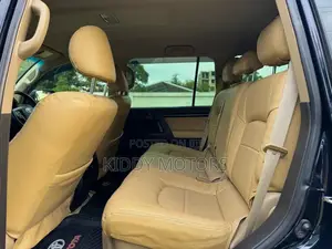 Toyota Land Cruiser 2010