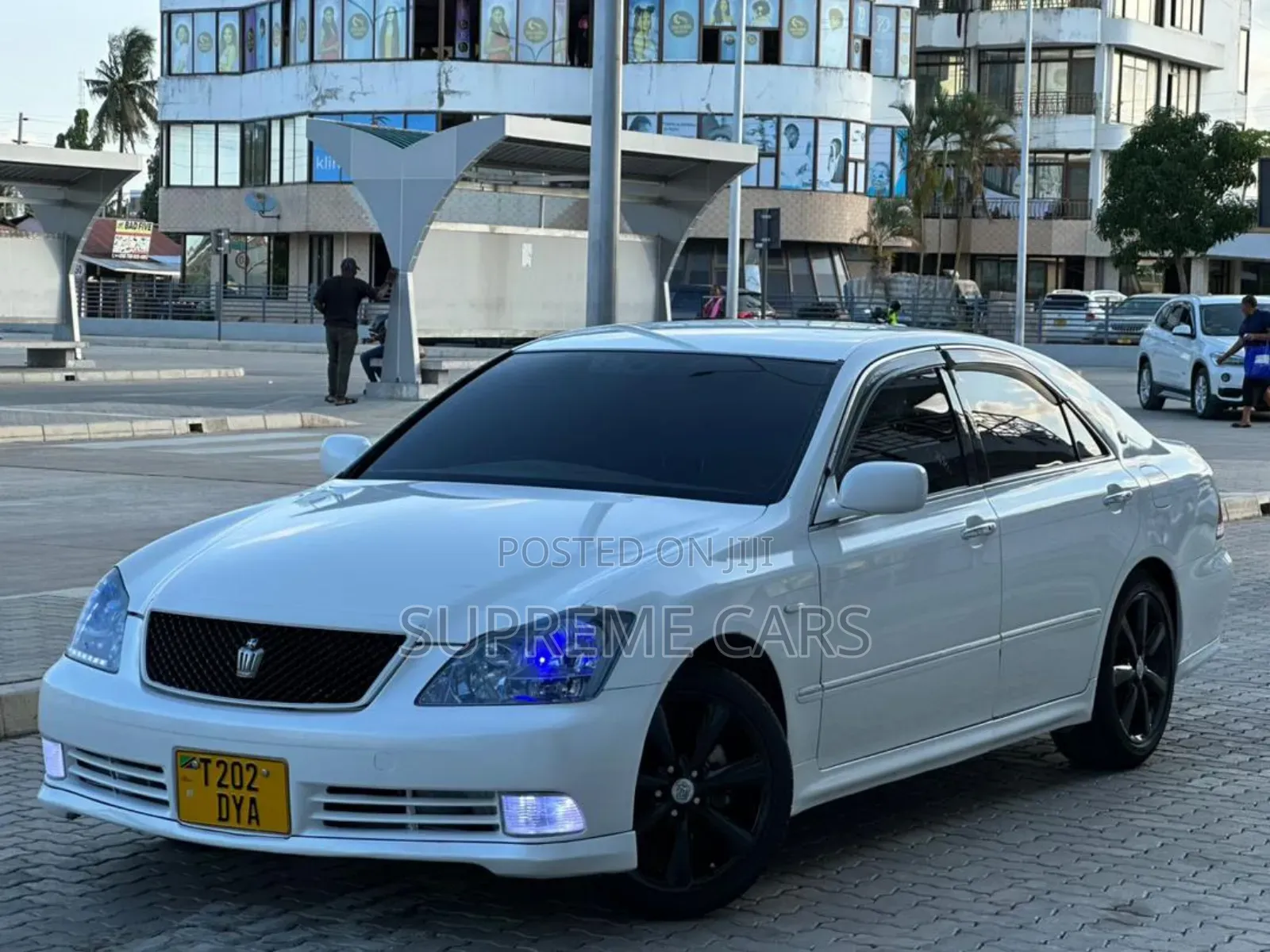 Toyota Crown Royale 2005 White