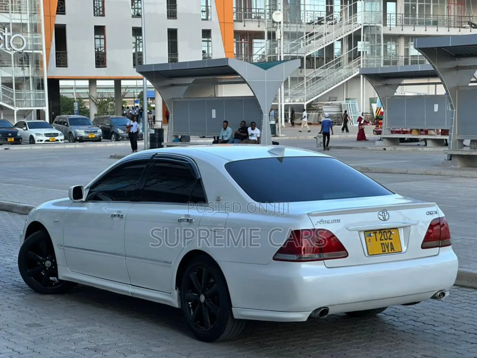 Toyota Crown Royale 2005 White