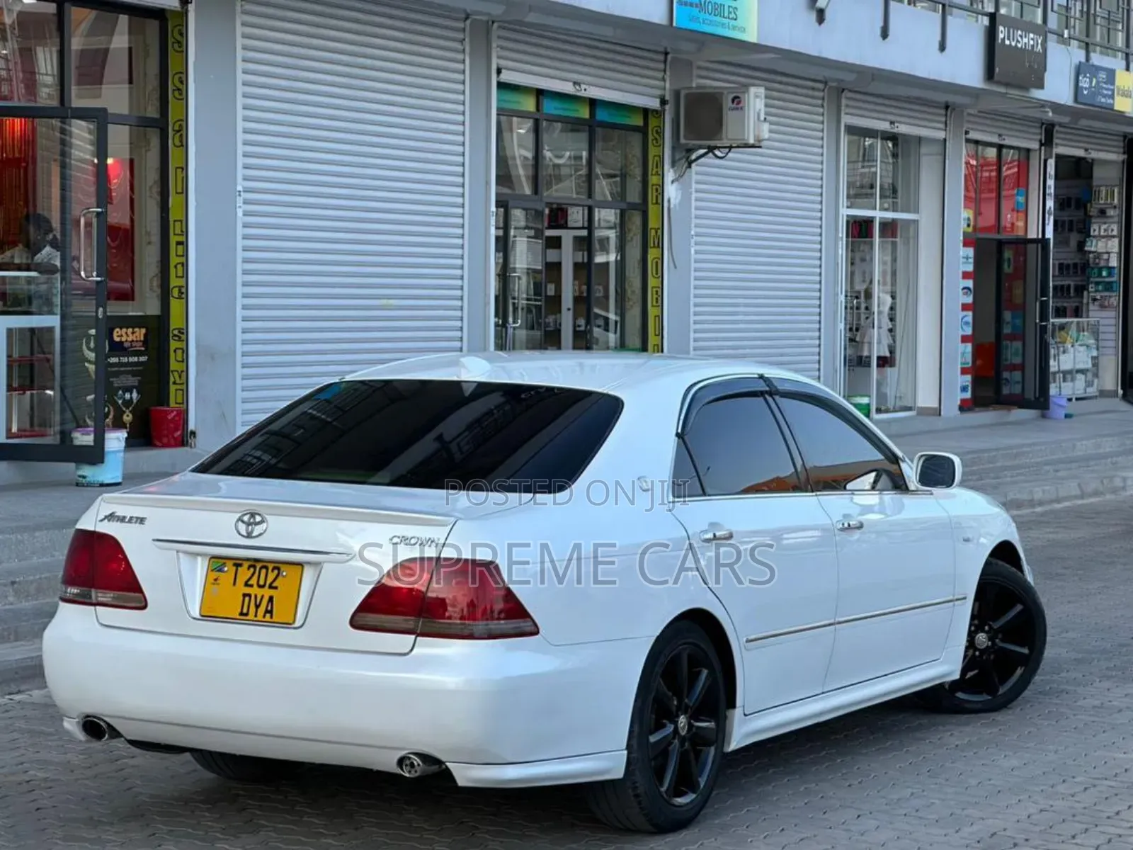 Toyota Crown Royale 2005 White