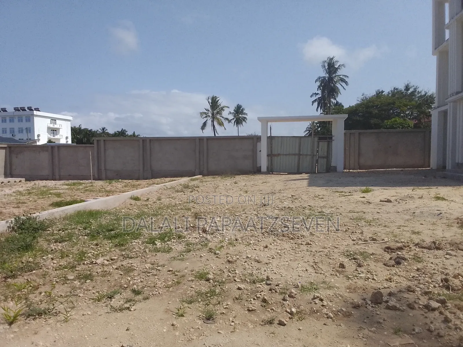 3bdrm House in Dalalipapaatzseven, Kinondoni for sale