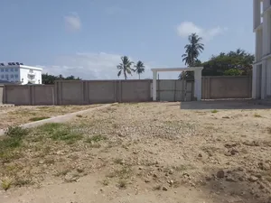 3bdrm House in Dalalipapaatzseven, Kinondoni for sale