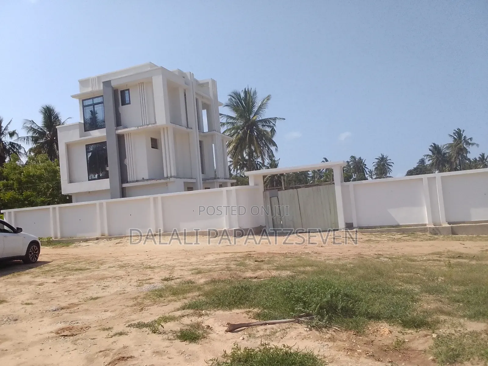 3bdrm House in Dalalipapaatzseven, Kinondoni for sale